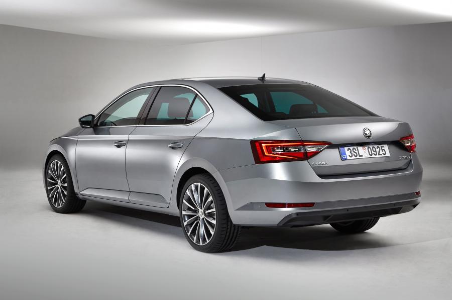  Skoda Superb 2015 года  (фото 14 из 27)